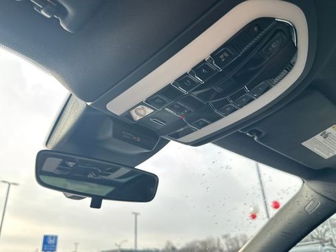 Used 2019 Porsche Macan image 31