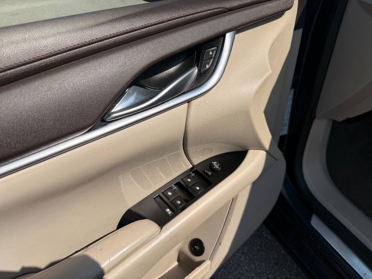 Used 2015 Cadillac XTS Limousine FWD image 13