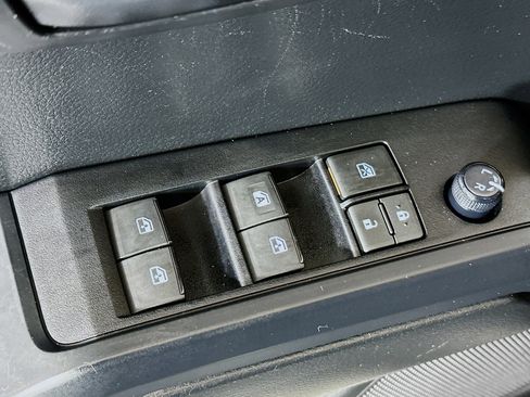Used 2021 Toyota Tacoma SR AWD/4WD image 14
