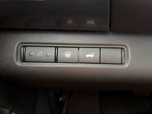 Used 2026 Nissan Pathfinder SL w/ Cargo Package FWD image 18