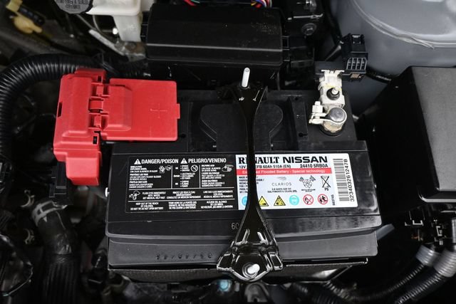 Used 2024 Nissan Kicks SR w/ SR Premium Package FWD image 39
