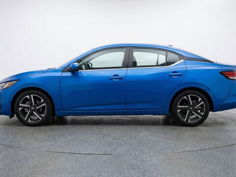 Used 2025 Nissan Sentra SV image 5