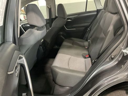 Used 2025 Toyota RAV4 XLE AWD/4WD image 12