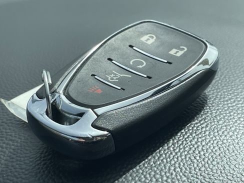 Used 2022 Chevrolet Traverse Premier image 30