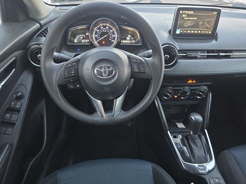 Used 2018 Toyota Yaris iA image 3