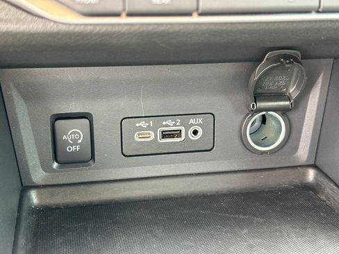 Certified 2025 Nissan Sentra SR w/ SR Premium Package FWD image 29