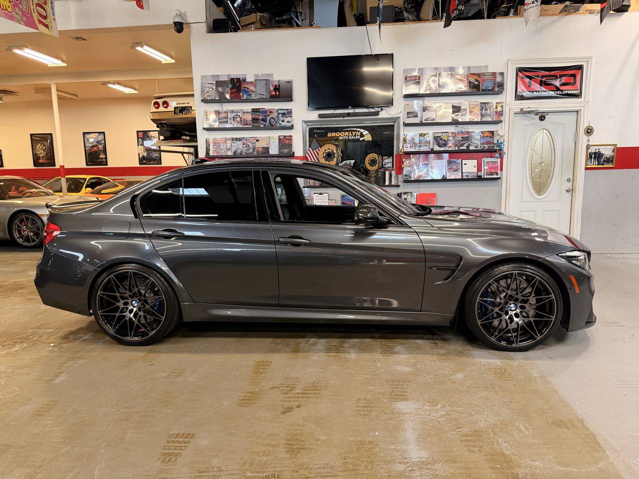 Used 2018 BMW M3 RWD image 4