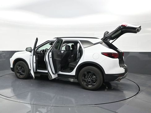 Used 2024 Chevrolet Blazer LT w/ Midnight/Sport Edition FWD image 32