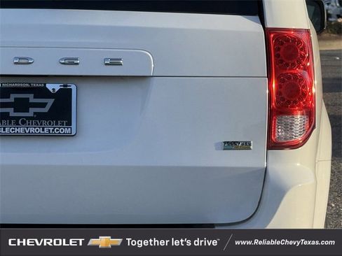 Used 2016 Dodge Grand Caravan SE image 9