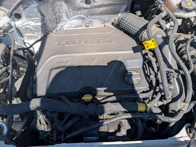 Used 2025 Chevrolet Trax LT FWD image 22