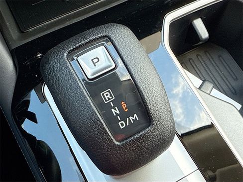 New 2025 Mitsubishi Outlander ES image 17