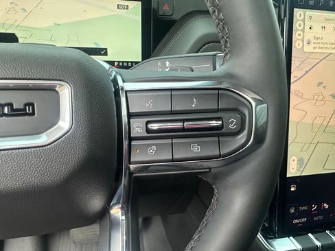 Used 2025 GMC Yukon Denali w/ Denali Reserve Package image 48