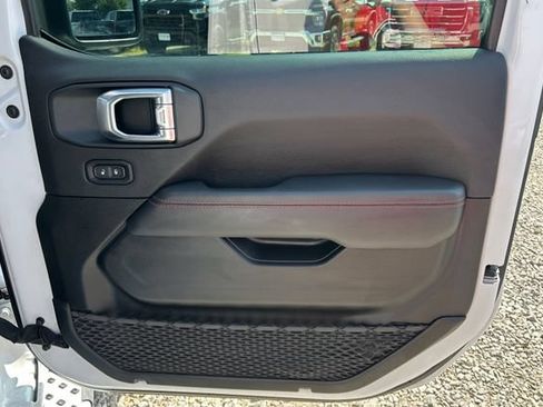 Used 2022 Jeep Wrangler Unlimited Rubicon w/ LED Lighting Group AWD/4WD image 21