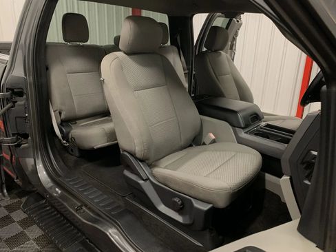 Used 2020 Ford F150 XLT image 47