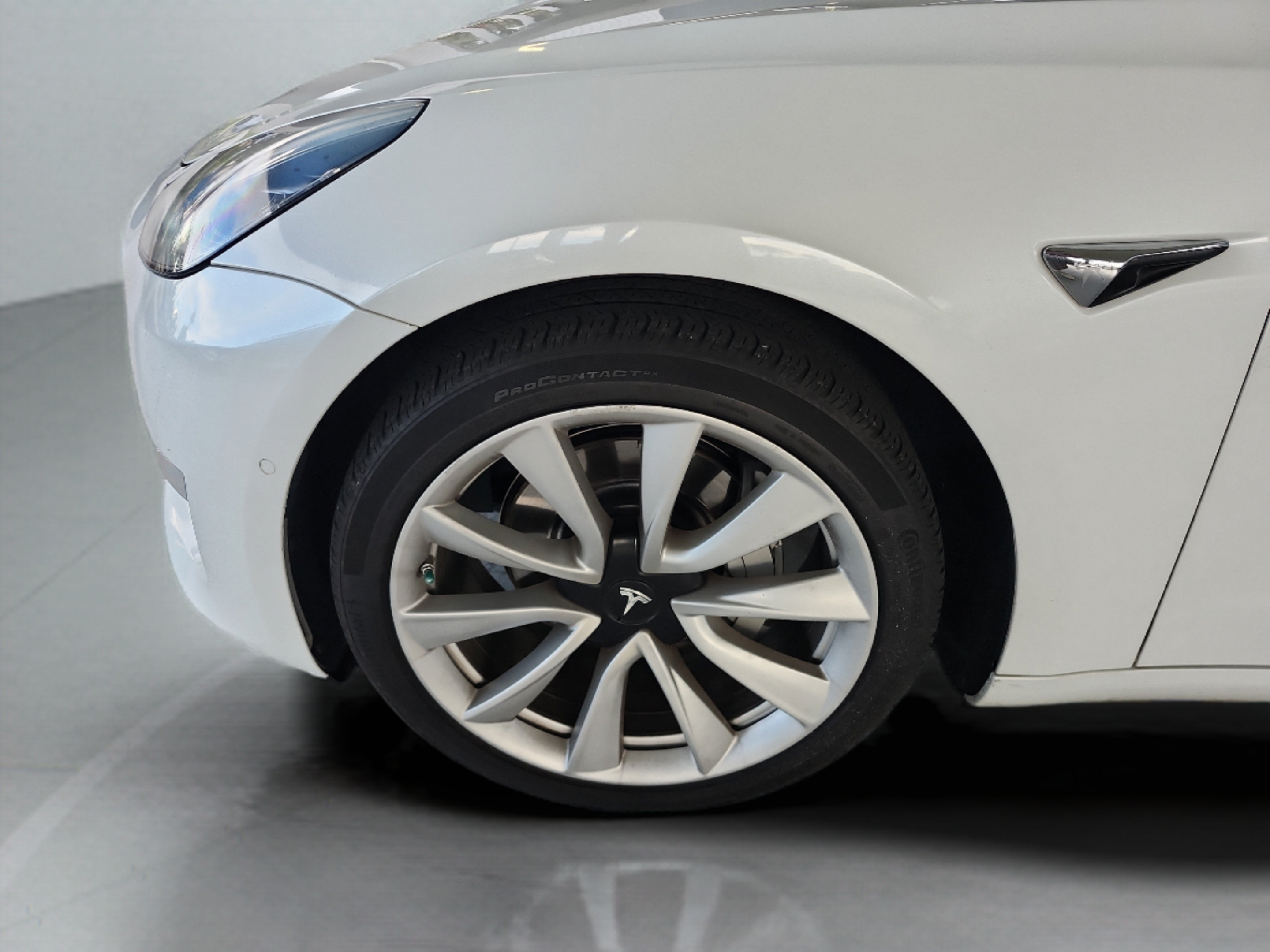 Used 2018 Tesla Model 3 Long Range RWD image 28