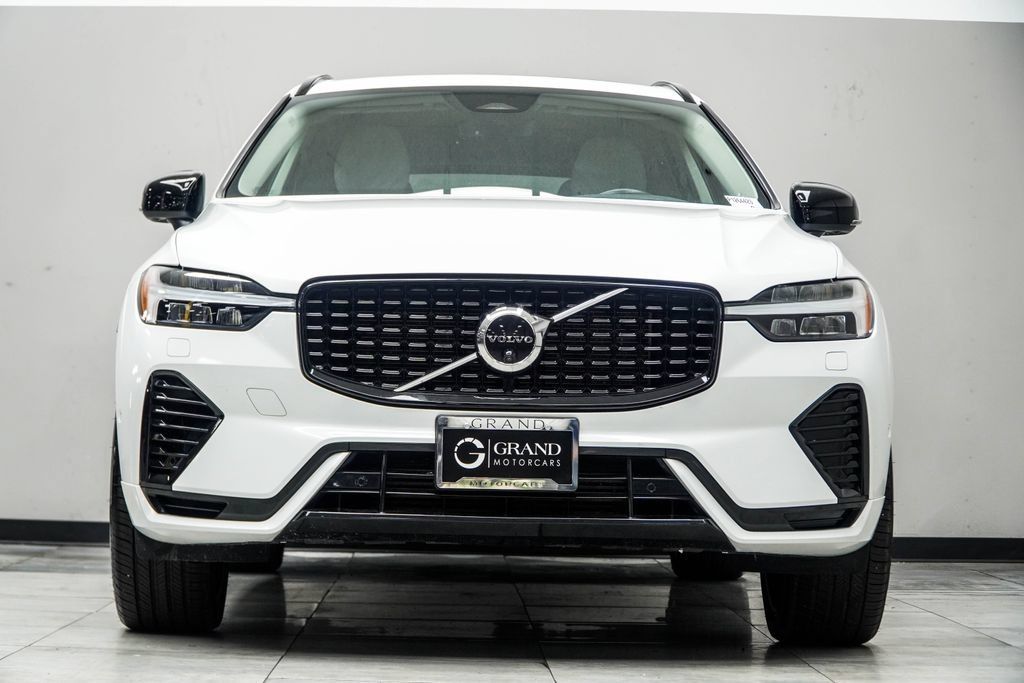 Used 2023 Volvo XC60 T8 Ultimate w/ Climate Package AWD/4WD image 9