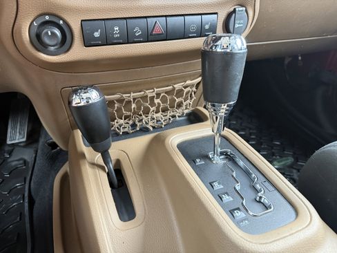 Used 2012 Jeep Wrangler Unlimited Sahara w/ Connectivity Group image 29