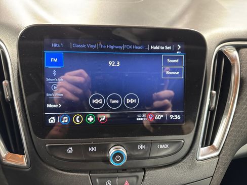 Used 2021 Chevrolet Malibu LT FWD image 23