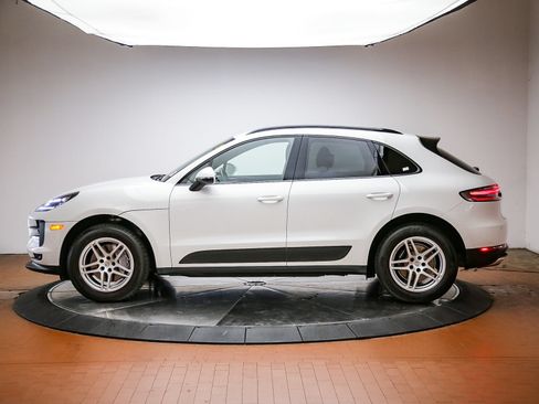 Used 2021 Porsche Macan AWD/4WD image 2