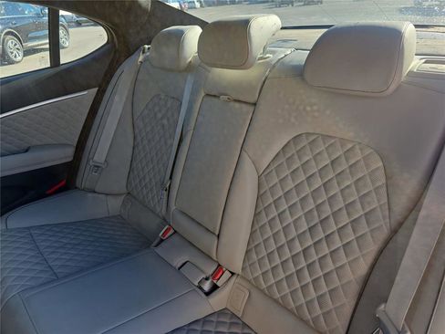 Used 2023 Genesis G70 3.3T w/ Sport Prestige Package image 9