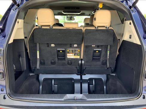 Used 2023 Toyota Sienna XLE w/ XLE Plus Package FWD image 34