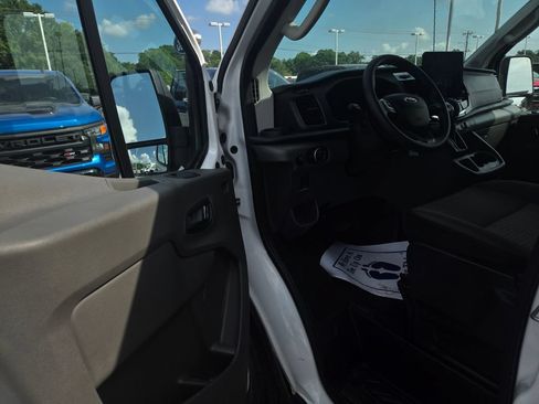 Used 2024 Ford Transit 350 XLT RWD image 6