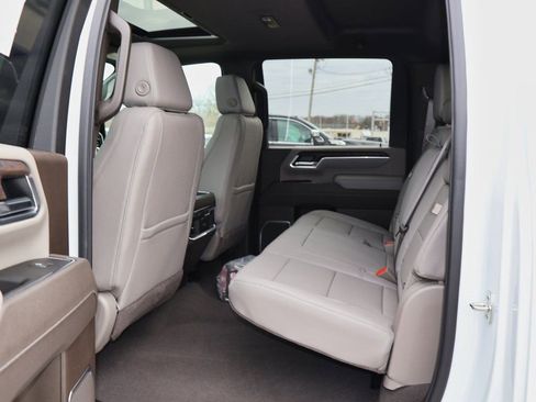 New 2026 GMC Sierra 2500 SLT w/ SLT Premium Package image 11