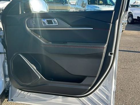 New 2026 Ford Explorer ST-Line w/ ST-Line Street Pack image 10