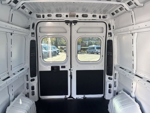 Used 2023 RAM ProMaster 2500 image 21