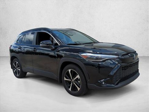 Used 2024 Toyota Corolla Cross XSE w/ Convenience Package image 3