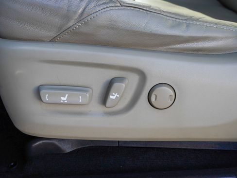 Used 2010 Toyota 4Runner Limited image 17