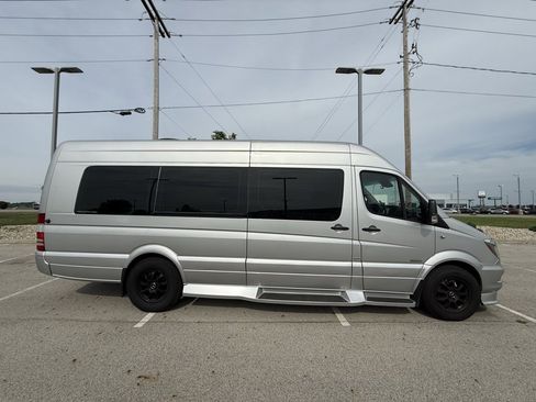 Used 2016 Mercedes-Benz Sprinter 3500 image 12