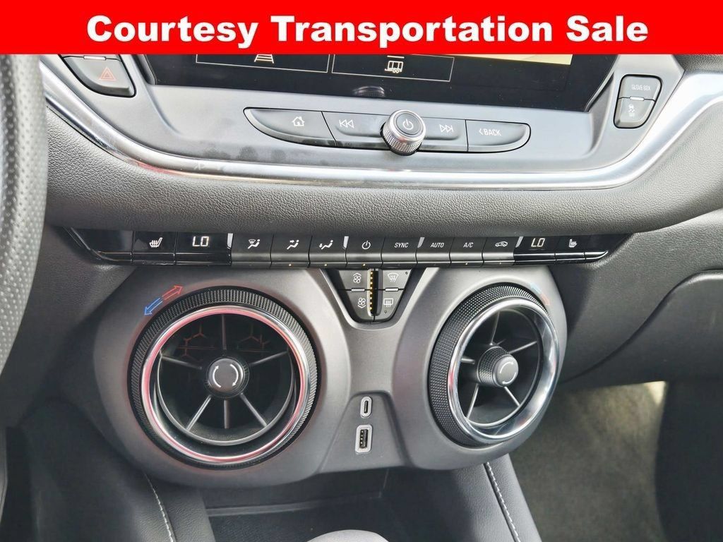 Used 2025 Chevrolet Blazer LT AWD/4WD image 26