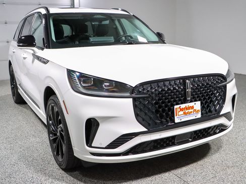 Used 2025 Lincoln Aviator Reserve w/ Equipment Group 201A AWD/4WD image 5