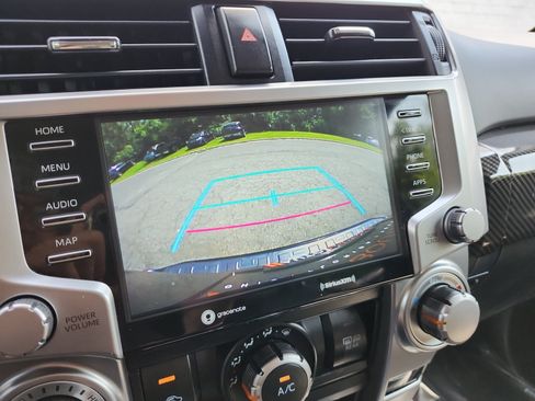 Used 2022 Toyota 4Runner SR5 AWD/4WD image 19
