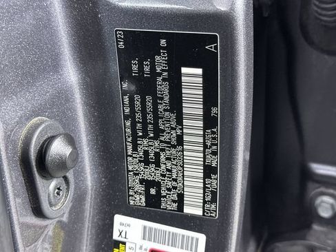 Used 2023 Toyota Highlander Platinum FWD image 35