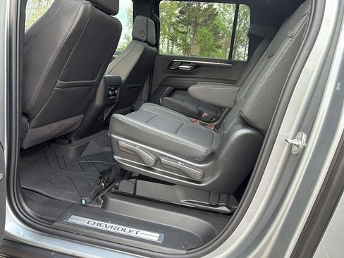 New 2026 Chevrolet Suburban Z71 w/ Comfort Package AWD/4WD image 18