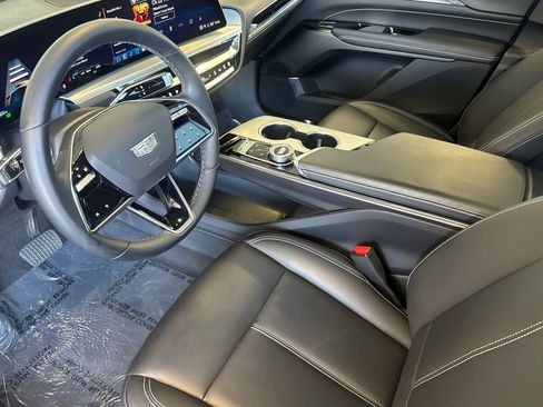 Certified 2024 Cadillac Lyriq Tech w/ Driver Assist Package AWD/4WD image 9