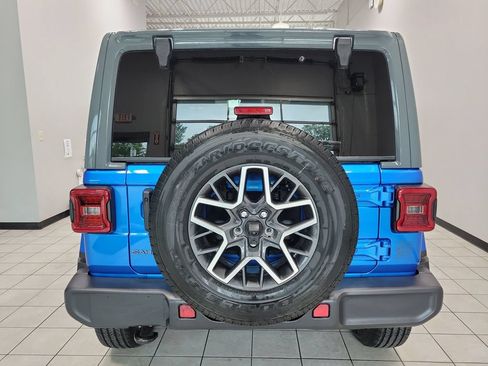 New 2026 Jeep Wrangler Unlimited Sahara w/ Rockslide Package AWD/4WD image 7