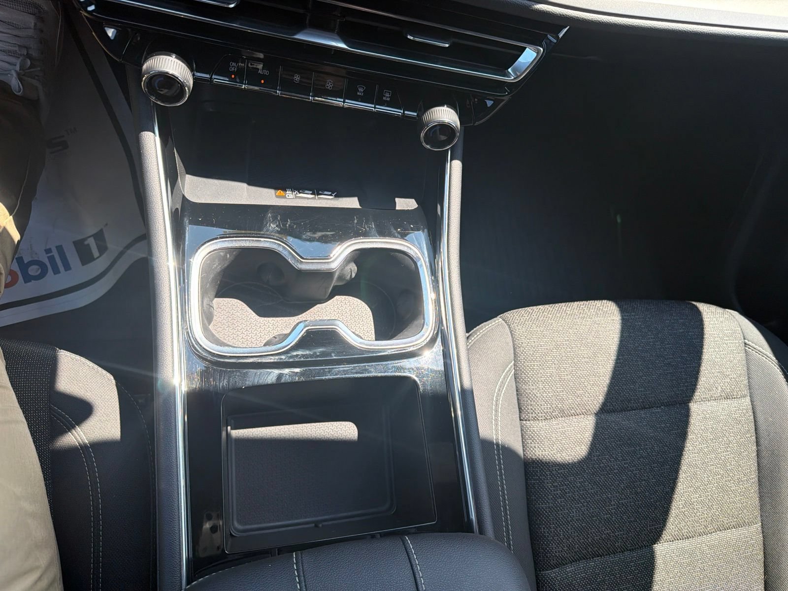 Used 2025 Chevrolet Traverse LT w/ LPO, Floor Liner Package FWD image 16