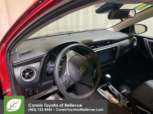Used 2017 Toyota Corolla LE image 11