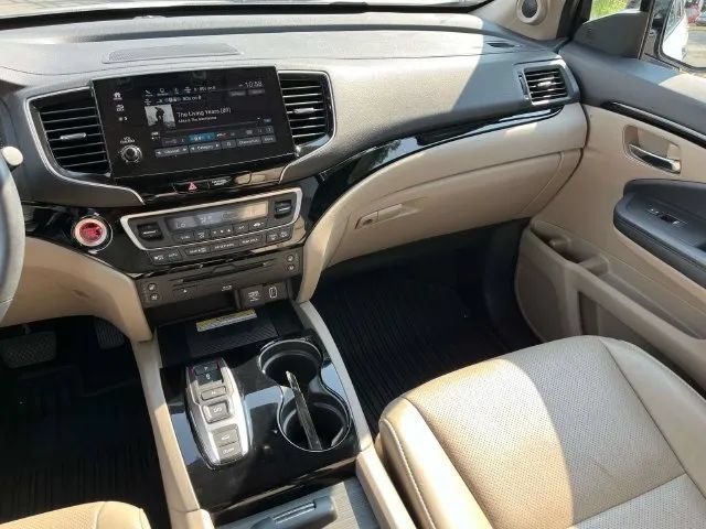 Used 2022 Honda Pilot Elite image 14
