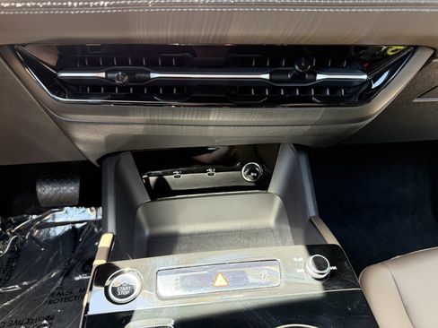 Used 2025 Audi Q6 e-tron Premium w/ Convenience Package RWD image 28