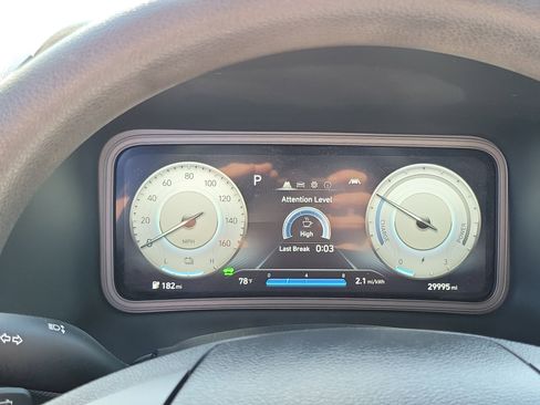 Used 2023 Hyundai Kona SE w/ Cargo Package image 9