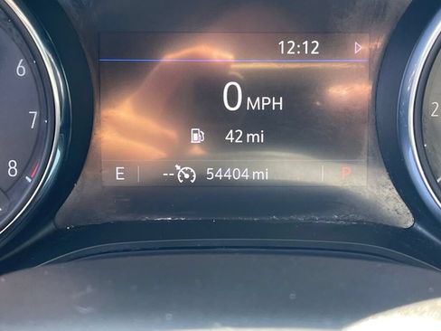 Used 2022 Buick Encore GX Select w/ Sport Touring Package FWD image 3
