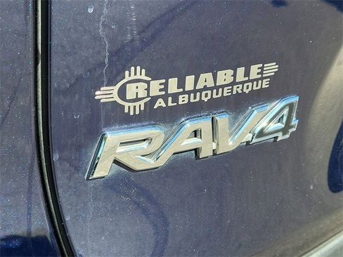 Used 2023 Toyota RAV4 XLE Premium image 28