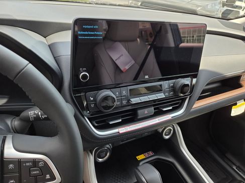 New 2026 Toyota Grand Highlander FWD image 20