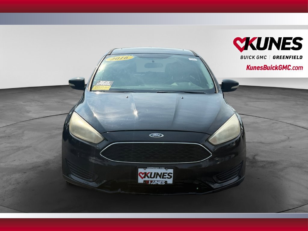 Used 2016 Ford Focus SE w/ Equipment Group 201A FWD image 3