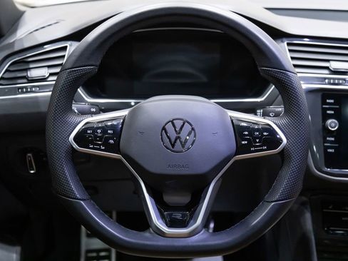 Used 2023 Volkswagen Tiguan SE R-Line image 14