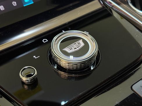 New 2025 Cadillac Escalade ESV Premium Luxury w/ Touring Package image 40